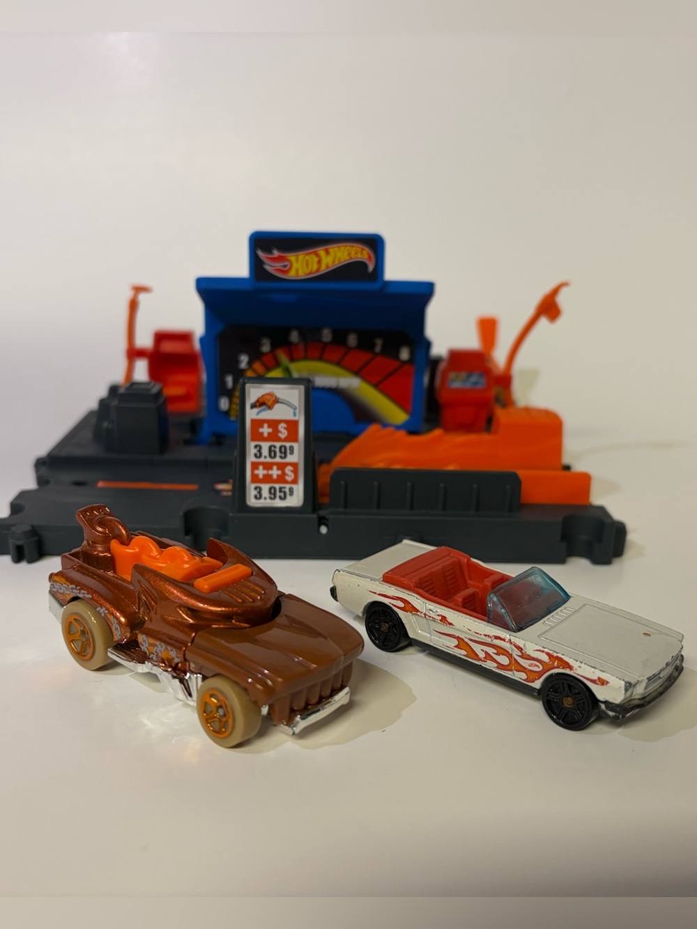 Hot Wheels City Fuel Station Shift Set